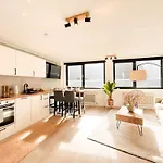 Διαμέρισμα Familien Freundlich, 2 Kingsizebetten, Naehe Altstadt Und Dom Άαχεν