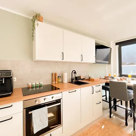 Familien Freundlich, 2 Kingsizebetten, Naehe Altstadt Und Dom Aquisgrà