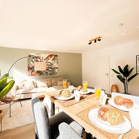 I Zentral L Kingsizebetten L Naehe Hbf Und Dom Apartment