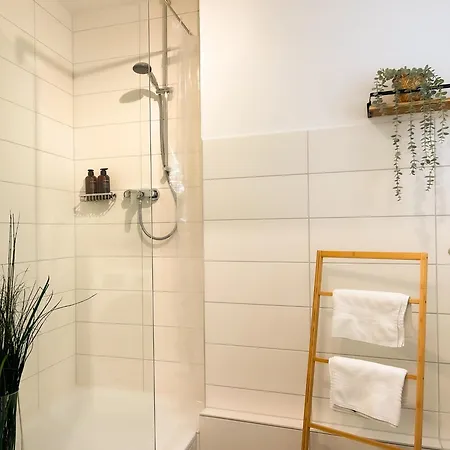 アパート I Zentral L Kingsizebetten L Naehe Hbf Und Dom アーヘン