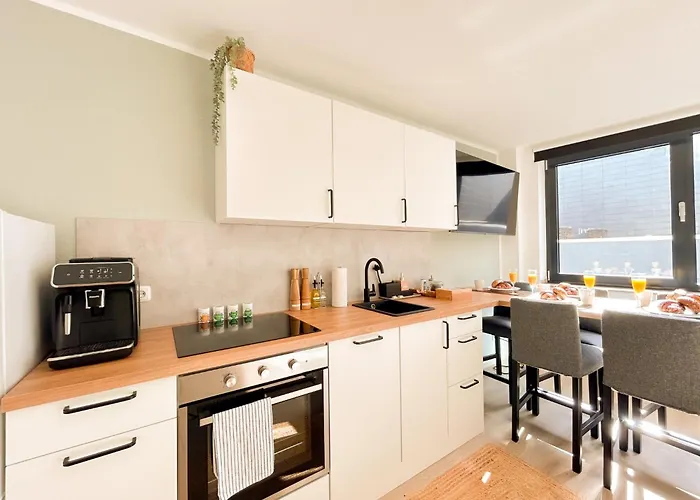 Familien Freundlich, 2 Kingsizebetten, Naehe Altstadt Und Dom Aachen