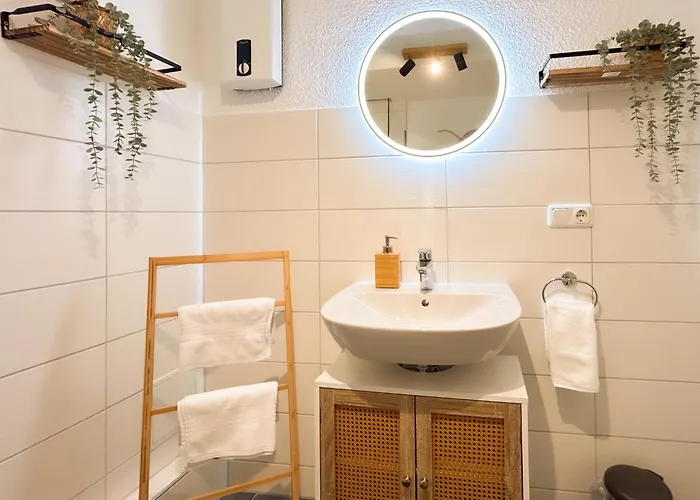 Familien Freundlich, 2 Kingsizebetten, Naehe Altstadt Und Dom Apartment *